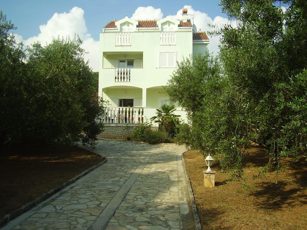 Apartments Andela Sveti Filip i Jakov Exterior foto