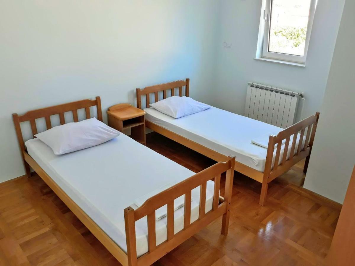 Apartments Andela Sveti Filip i Jakov Exterior foto
